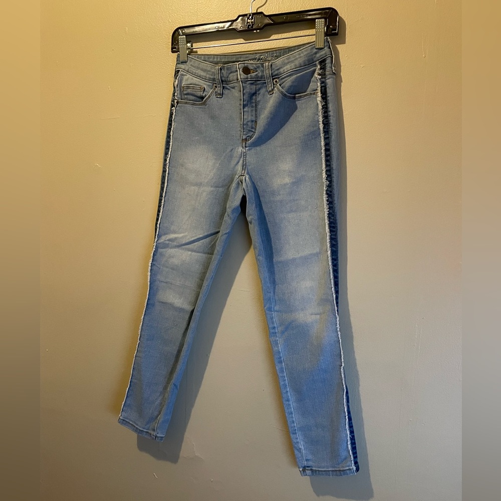 universal thread high-rise skinny jeans. size 25